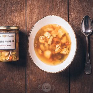 Glas Hühnersuppe aus der Münsterländer Speisekammer