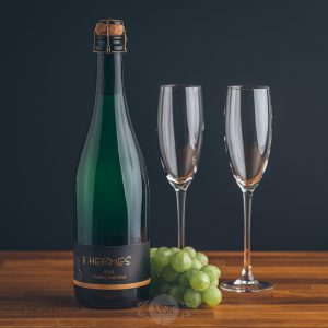 Flasche Gut Hermes Riesling Sekt Brut