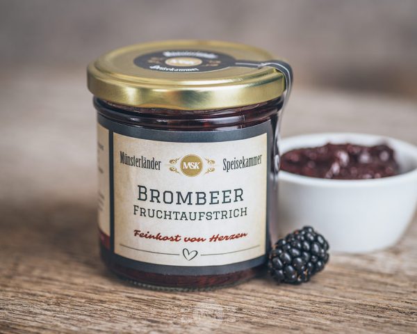 Glas Brombeer Fruchtaufstrich von der Münsterländer Speisekammer