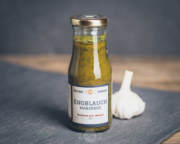 Flasche Knoblauch Marinade von der Münsterländer Speisekammer