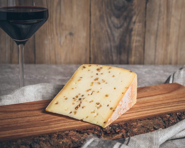 Stück Natur Hofkäse mit Bockshornklee vom Käsehof Oskamp