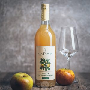 Flasche Van Nahmen Apfelsaft von Streuobstwiesen